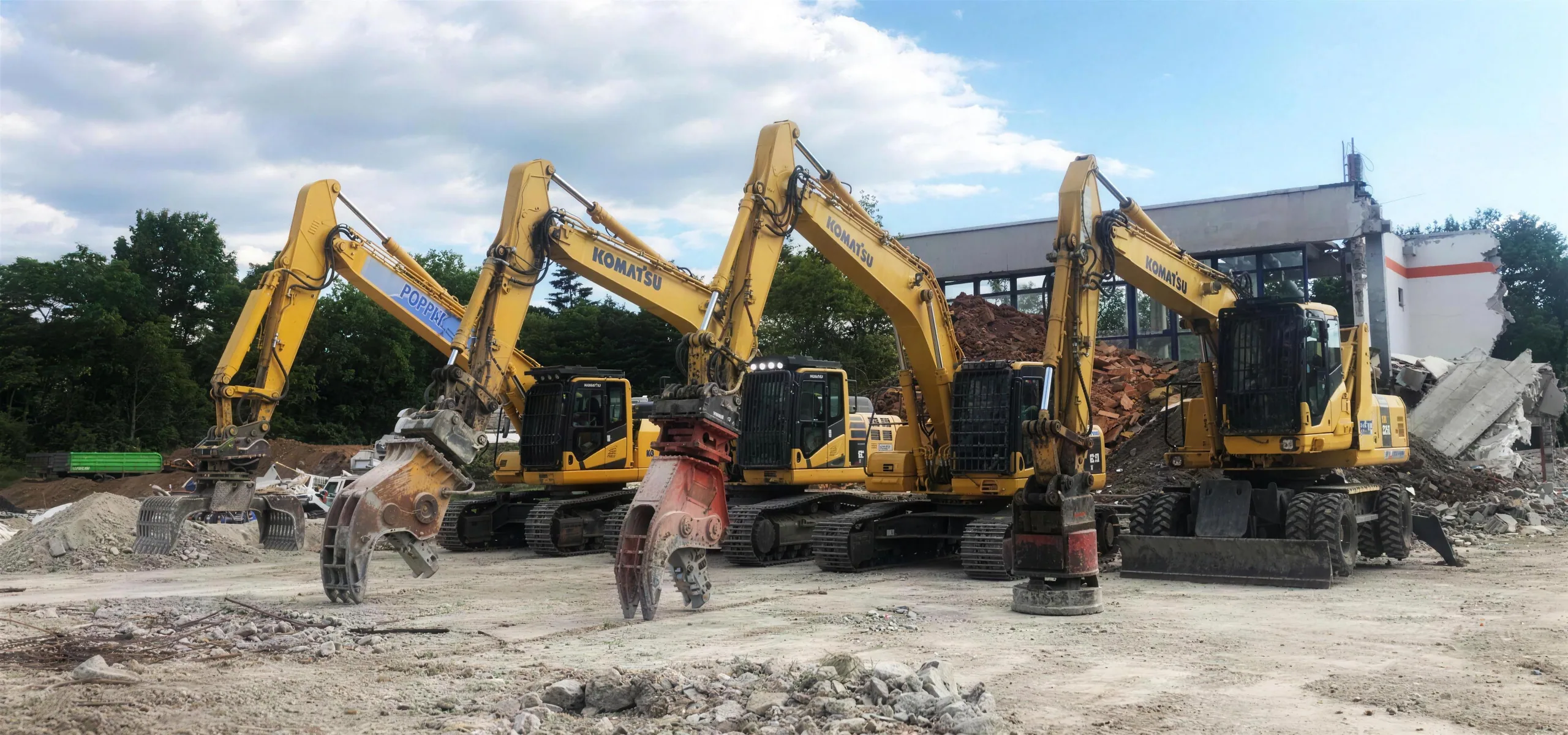 Abbruchbagger von POPPKE im Einsatz auf einer Baustelle